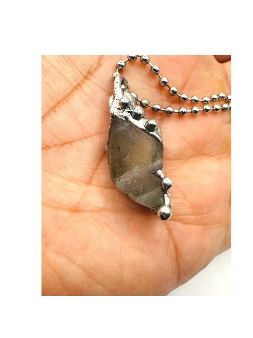 Green Fluorite Pendant Necklace - Artisan Metalwork Halo Bezel - Alma Antigua - Picture 15 of 16